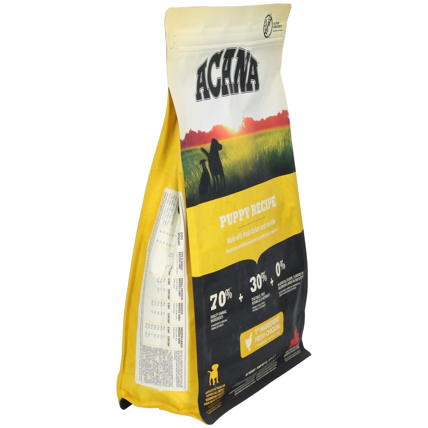 ACANA Puppy Recipe Beutel, Seitenansicht. Gelb-schwarzes Design. Enthält 70% tierische Zutaten, 30% Gemüse, Obst, 0% künstliche Zusätze. Reißverschluss.