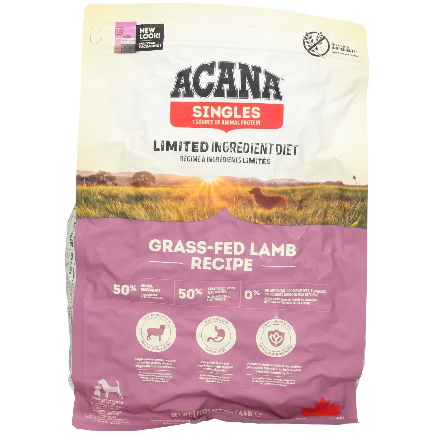 Hundefutterbeutel mit Aufschrift ACANA SINGLES. Grasgefüttertes Lamm-Rezept. Enthält 50% Lamm, 50% Gemüse & Obst, 0% Getreide. Abbildung eines Hundes.