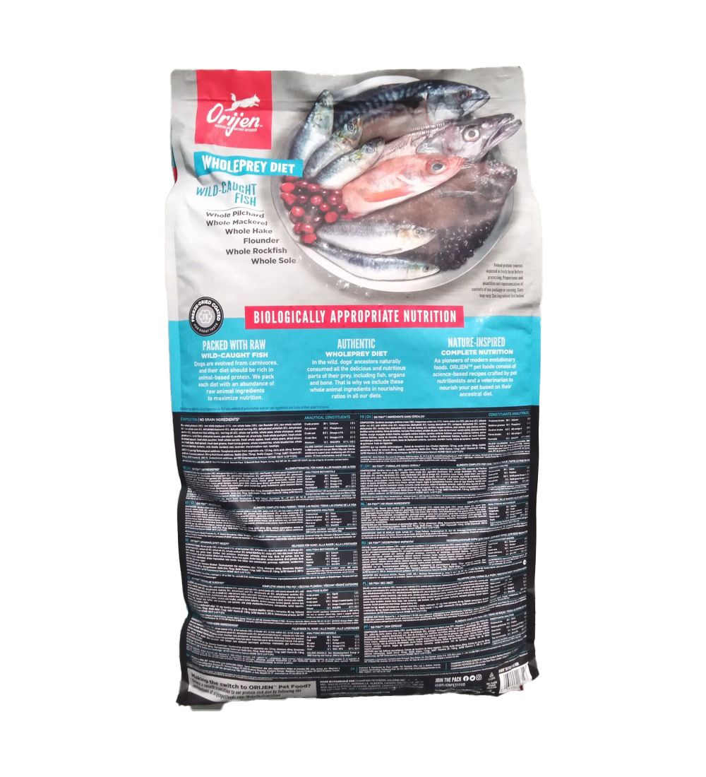 Rückseite des Orijen Six Fish Hundefutter-Beutels. Enthält Informationen zu Inhaltsstoffen und Nährwerten. Mit Fischabbildung.