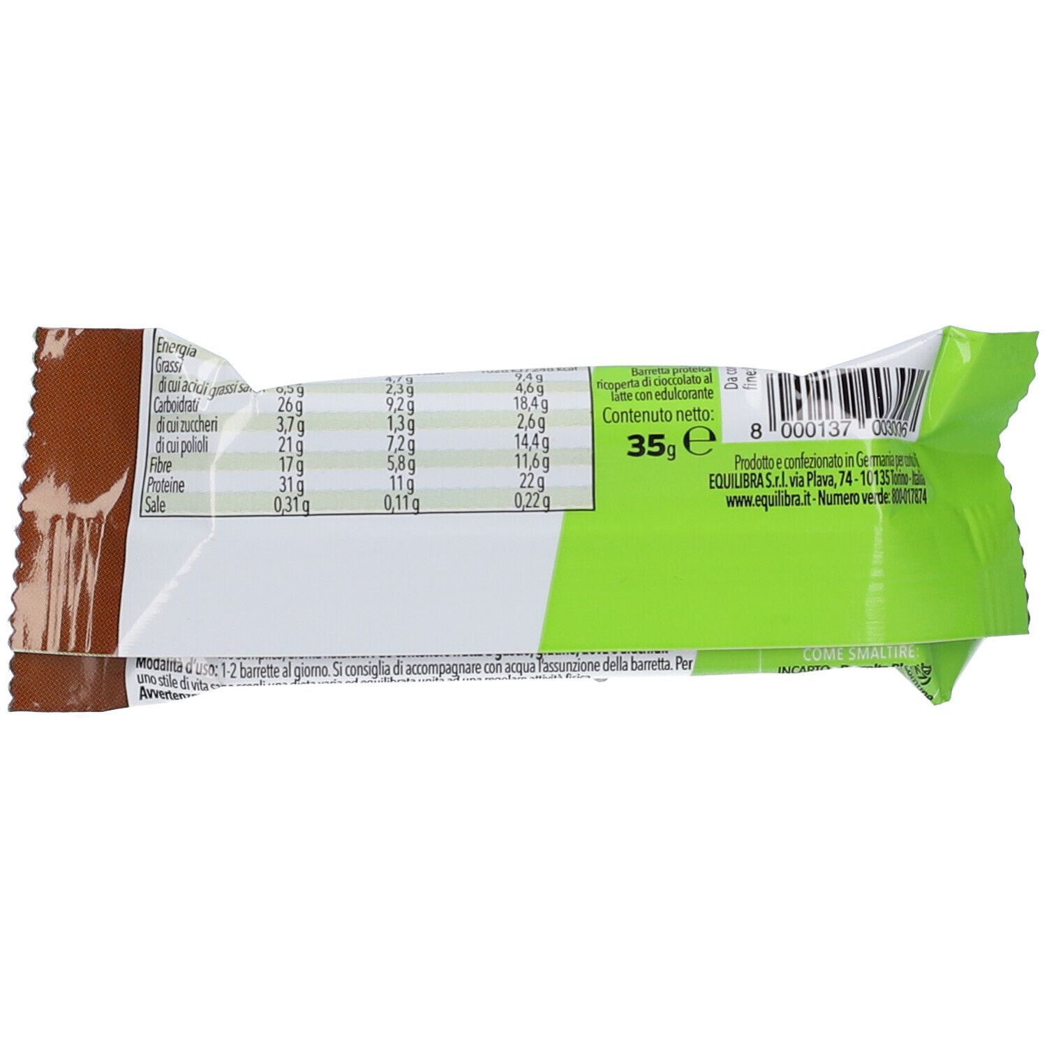 Verpackung einer Proteinriegel. Rückseite mit Nährwertangaben, Barcode und Marke Equilibra. Grüne und weiße Verpackung.