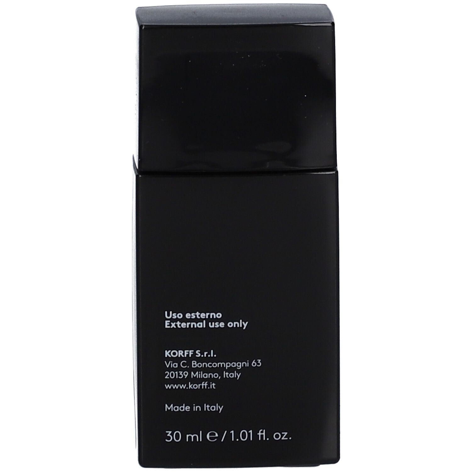 Rückseite der schwarzen Flasche. KORFF-Adresse und „Made in Italy“. 30 ml.
