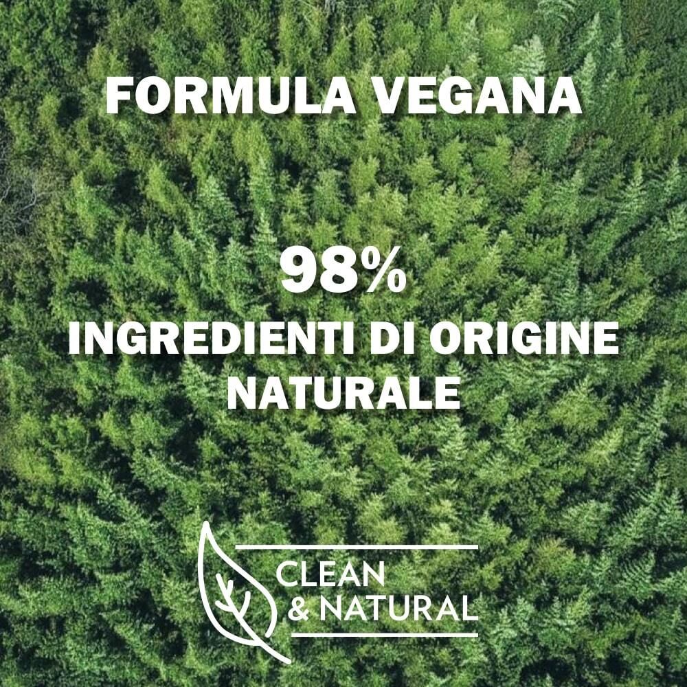 Text auf grünem Hintergrund: FORMULA VEGANA, 98% INGREDIENTI DI ORIGINE NATURALE. Clean & Natural Logo.