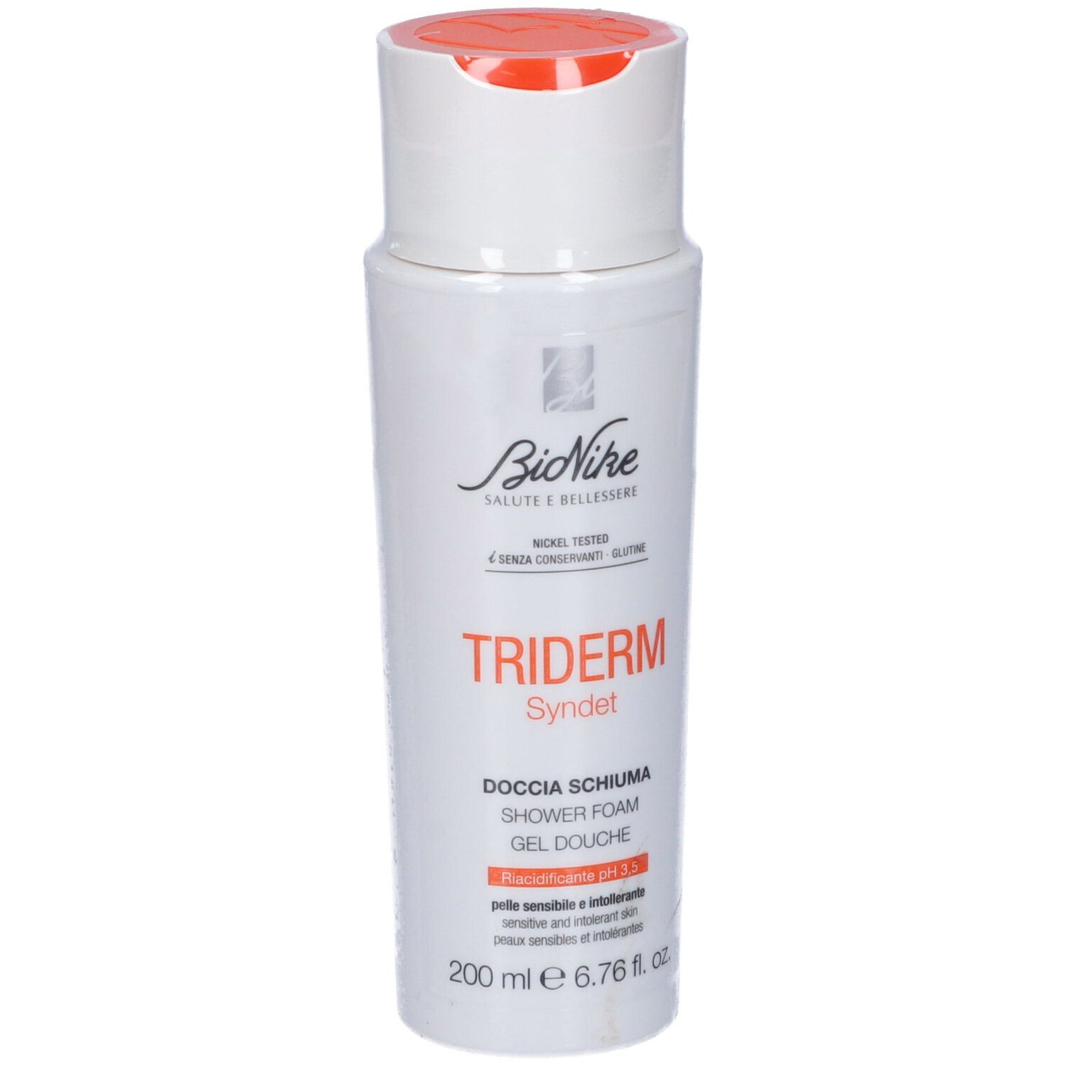 Weiße Flasche mit orangefarbenem Deckel. Aufschrift: Triderm Syndet, Duschgel, pH 5.5. Marke: BioNike.