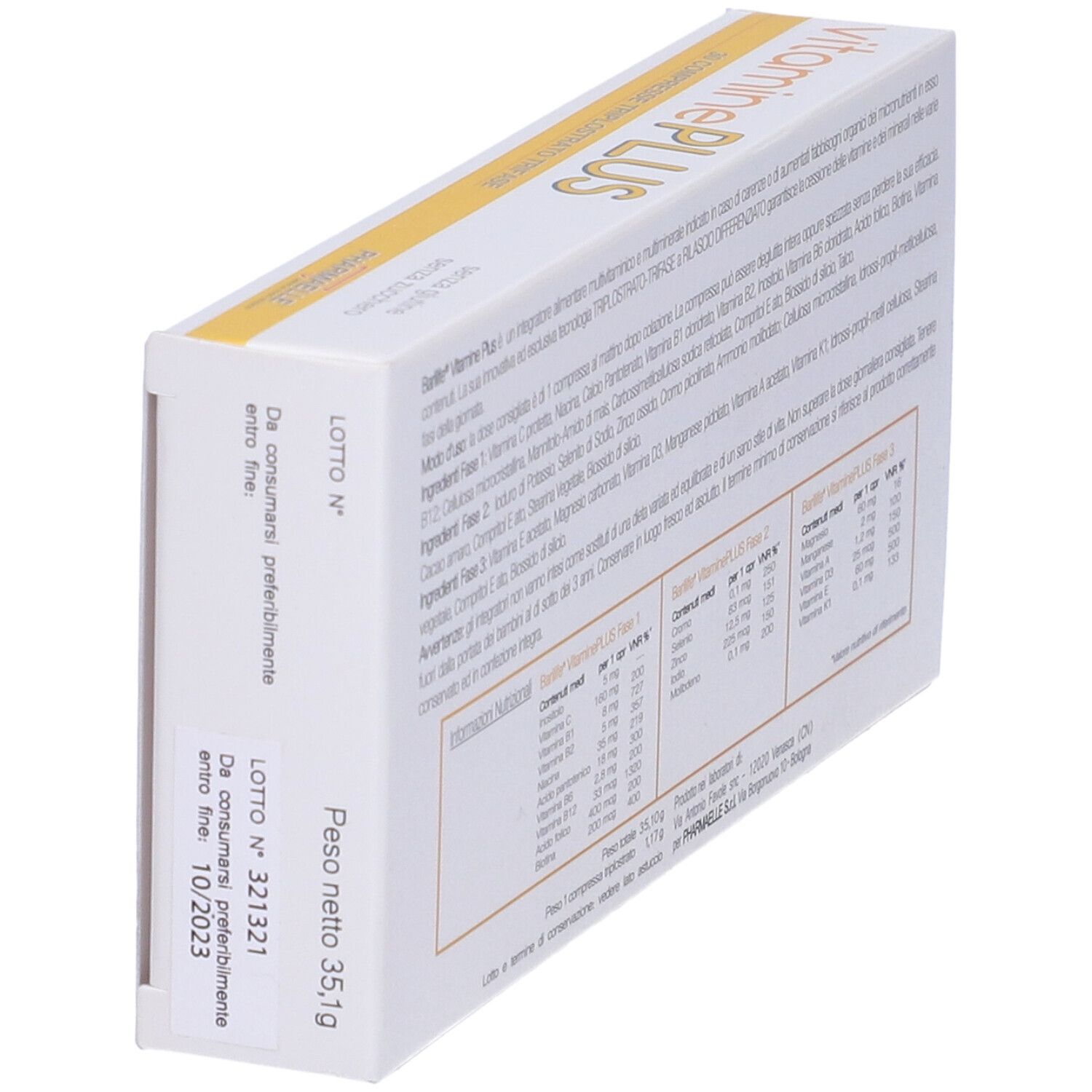 Schrägansicht des weißen Kartons mit Barilife Vitamine Plus. Text: Mindesthaltbarkeitsdatum, Nettogewicht 35,1g.