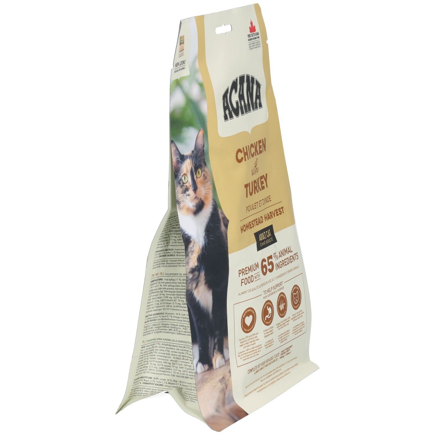 Schräg stehende Verpackung von Katzenfutter. Aufschrift ACANA, Chicken with Turkey, Homestead Harvest. Katze abgebildet.