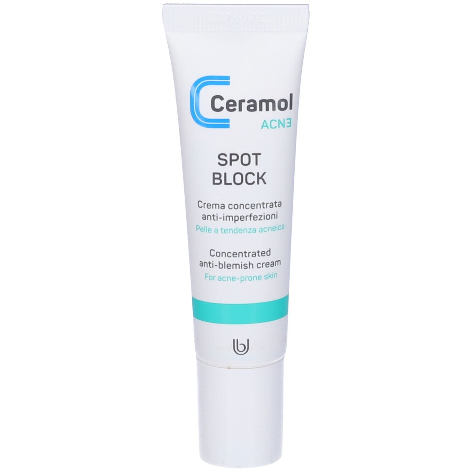 Tube mit Creme. Aufschrift: Ceramol AC3 Spot Block. Konzentrierte Creme gegen Unreinheiten. Für zu Akne neigende Haut.
