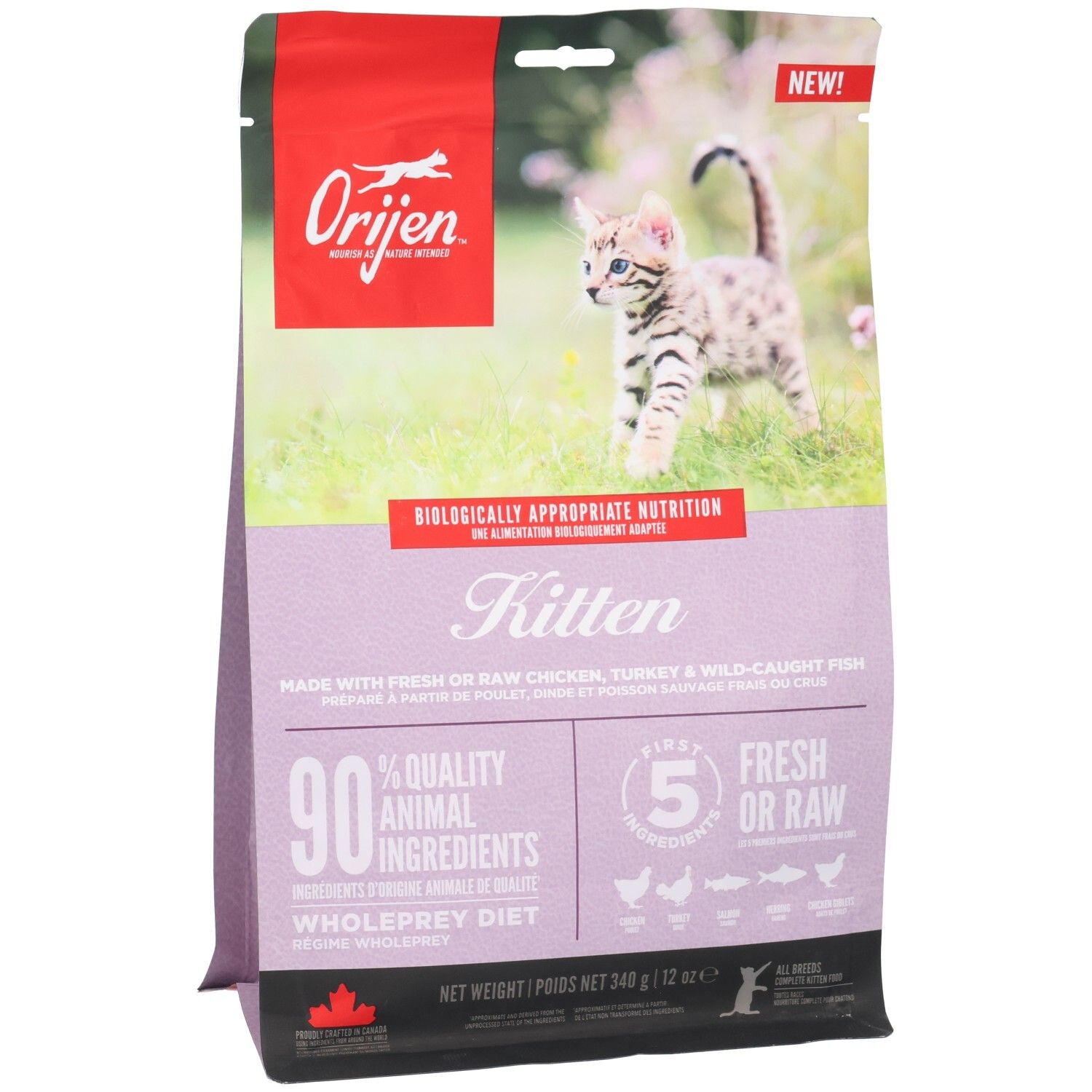 Katzenfutterbeutel. Logo und Produktname. Bild eines Kätzchens. Text: Kitten, 90% tierische Zutaten, 5 frische Zutaten. Ansicht schräg.