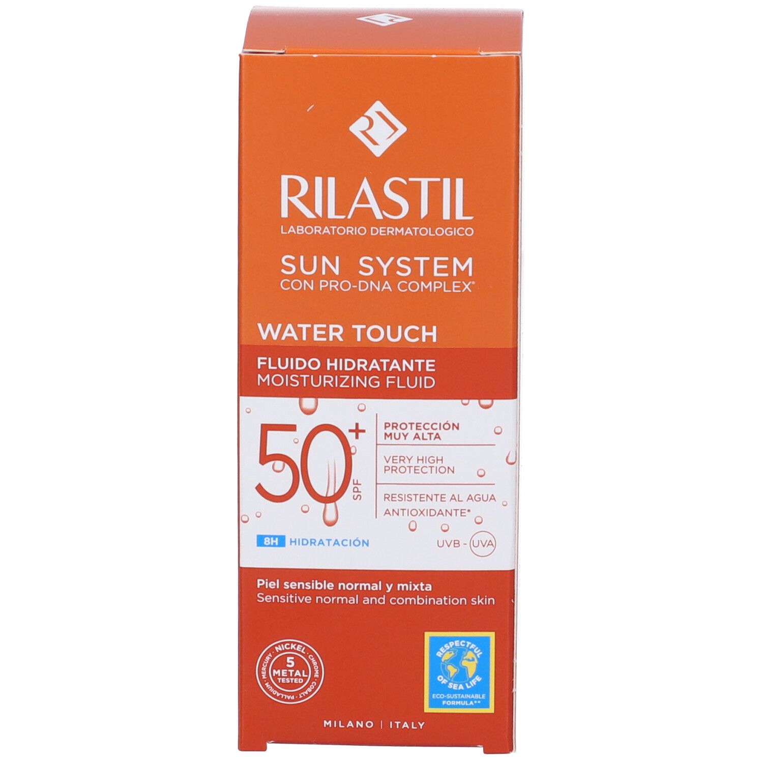 Orangefarbene Schachtel mit Produktinformationen. Aufschrift: Rilastil Sun System Water Touch SPF 50+.