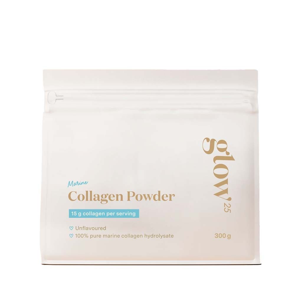 Sachet blanc de poudre de collagène. Texte: Marine Collagen Powder, 15 g de collagène par portion, Non aromatisé, 100% hydrolysat de collagène marin pur.