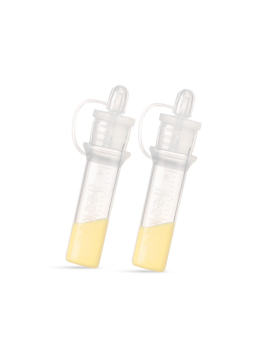 Deux collecteurs de colostrum transparents remplis de liquide jaunâtre. Avec bouchons et graduations.
