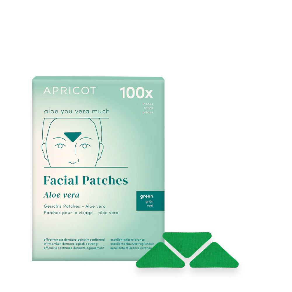 Emballage APRICOT Facial Patches. Texte: Aloe vera, 100x. Patchs triangulaires verts. Emballage vert et blanc.